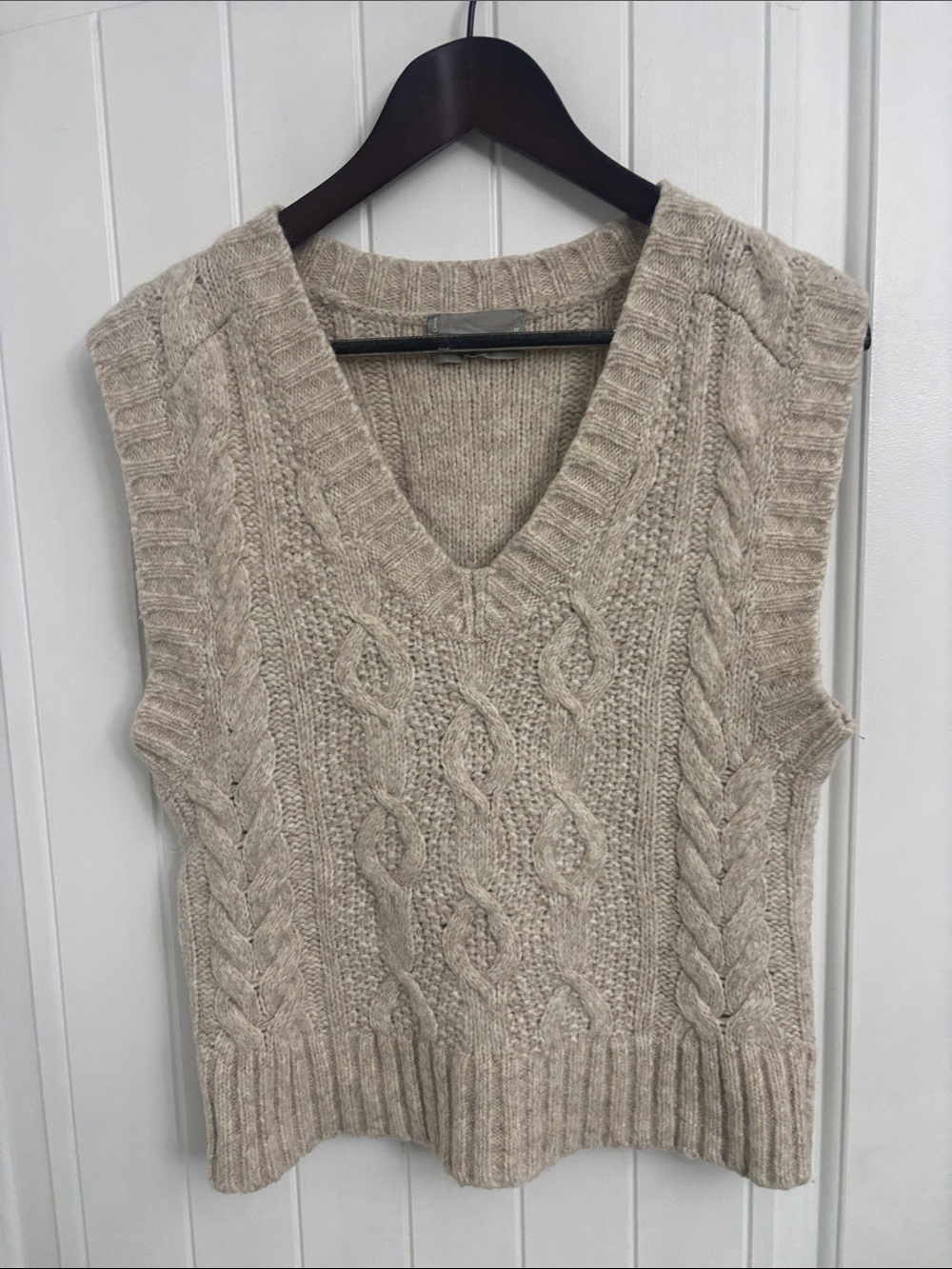 EVERLANE Sleeveless Cable Knit V-Neck Sweater Vest - Cream Wool, Cotton , Alpaca